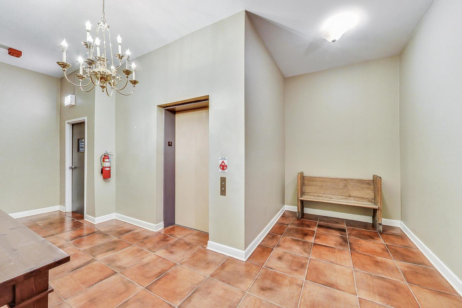 1016 West Madison Street, Unit 4S Chicago, IL 60607 - Photo 4 of 39