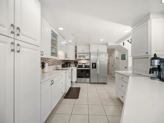 a view of utility room