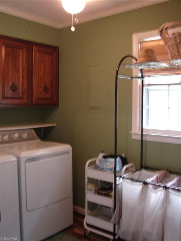 2111 Laura Lane High Point, NC 27262 - Photo 11 of 28 Gallery Image 11