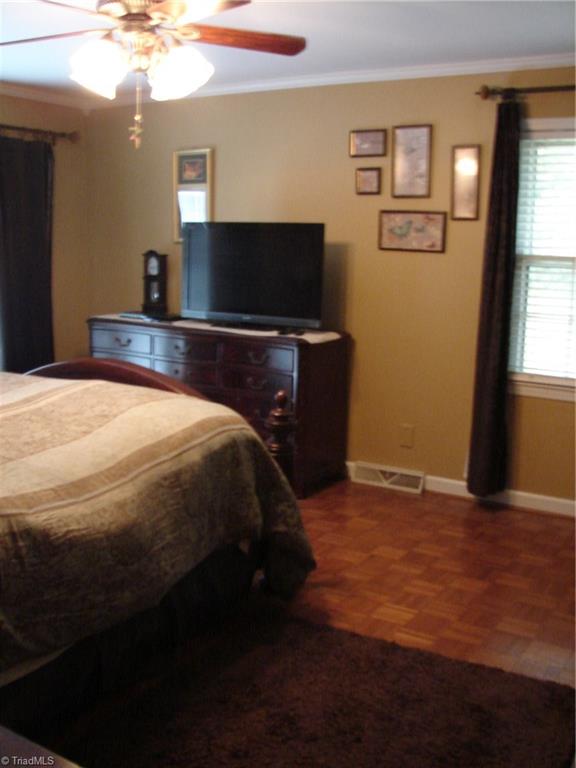 2111 Laura Lane High Point, NC 27262 - Photo 17 of 28 Masterbedroom