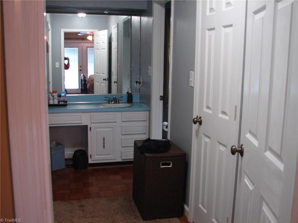 2111 Laura Lane High Point, NC 27262 - Photo 19 of 28 Gallery Image 19