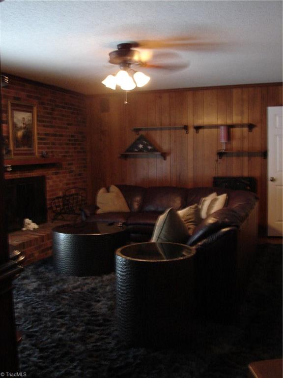 2111 Laura Lane High Point, NC 27262 - Photo 9 of 28 Gallery Image 9
