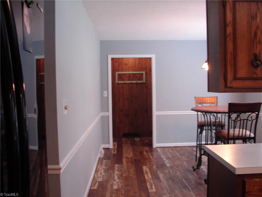 2111 Laura Lane High Point, NC 27262 - Photo 10 of 28 Gallery Image 10