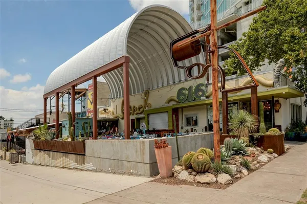 a car parked in front of a building