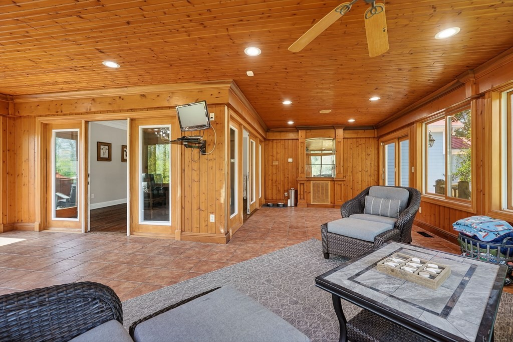 4671 Bunker Hill Road Cookeville, TN 38506 - Photo 14 of 87 a living room with furniture