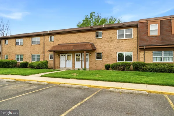 $215,000 | 1137 Kaye Court, Burlington, NJ 08016