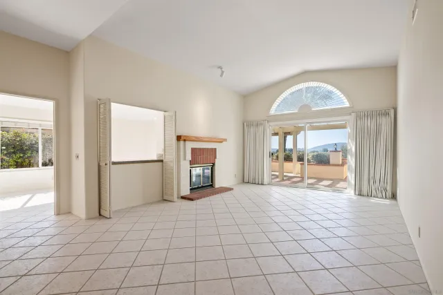 $1,100,000 | 18113 Calle Estepona, San Diego, CA 92128