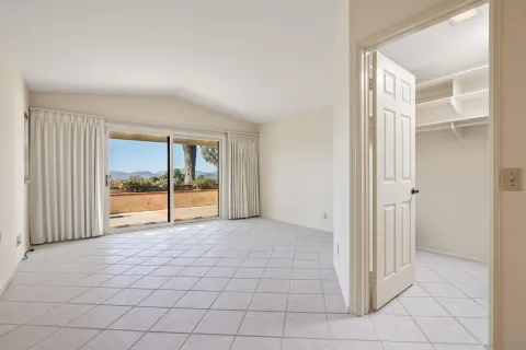 $1,100,000 | 18113 Calle Estepona, San Diego, CA 92128