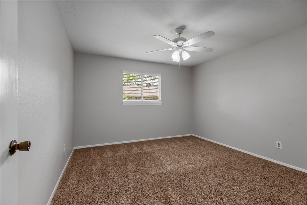 29414 Sedgefield Street Spring, TX 77386 - Photo 20 of 25 Secondary bedroom #2