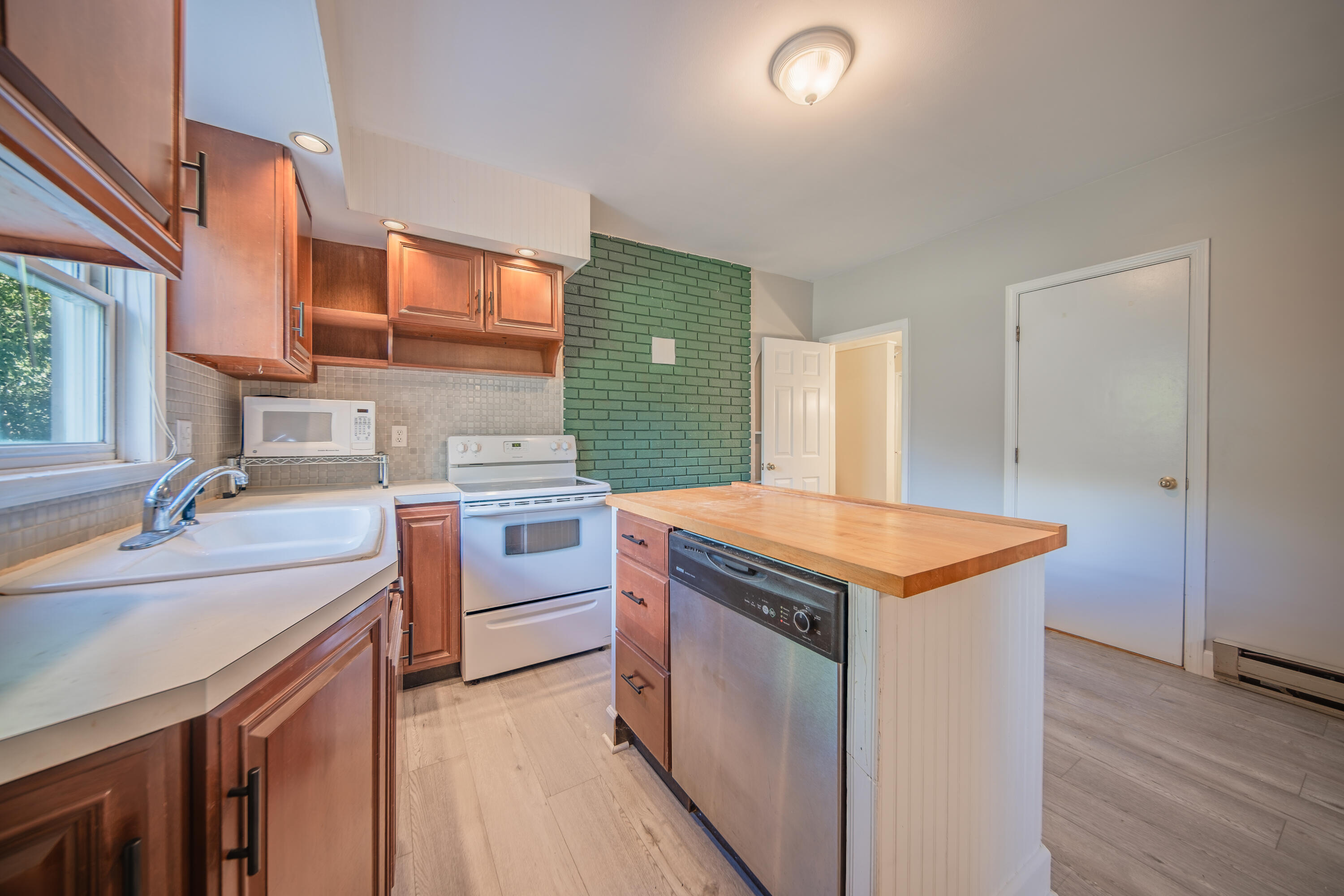 9798 Mcgregor Road Pinckney, MI 48169 - Photo 13 of 52 9798 McGregor-9