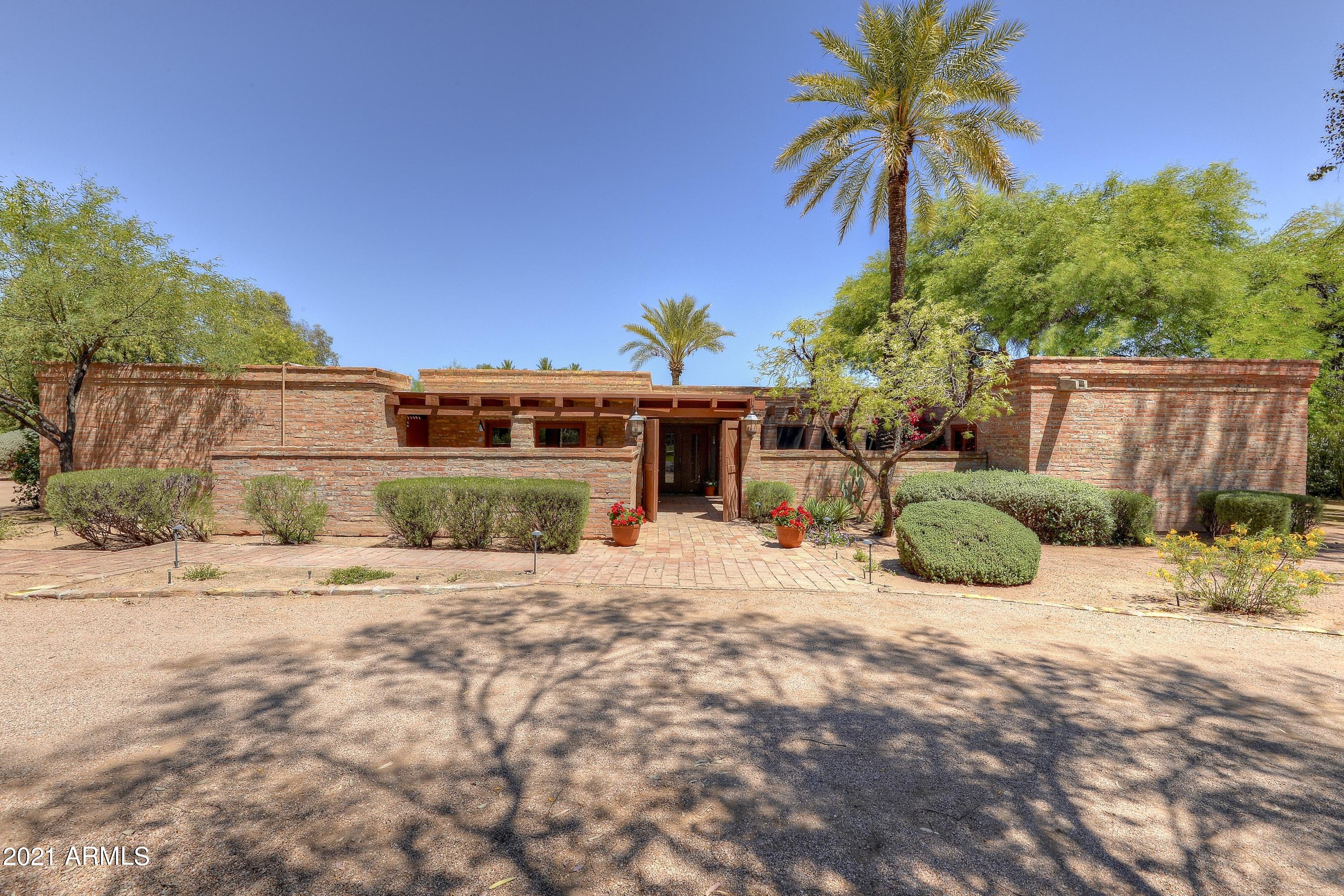 001_Old Adobe Brick Construction