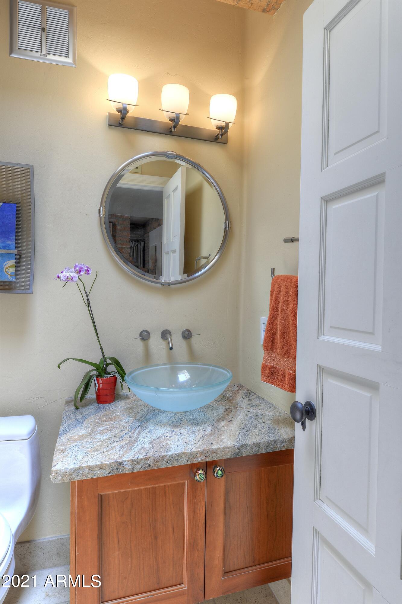 6342 East Maverick Road Paradise Valley, AZ 85253 - Photo 14 of 48 014_Powder Room