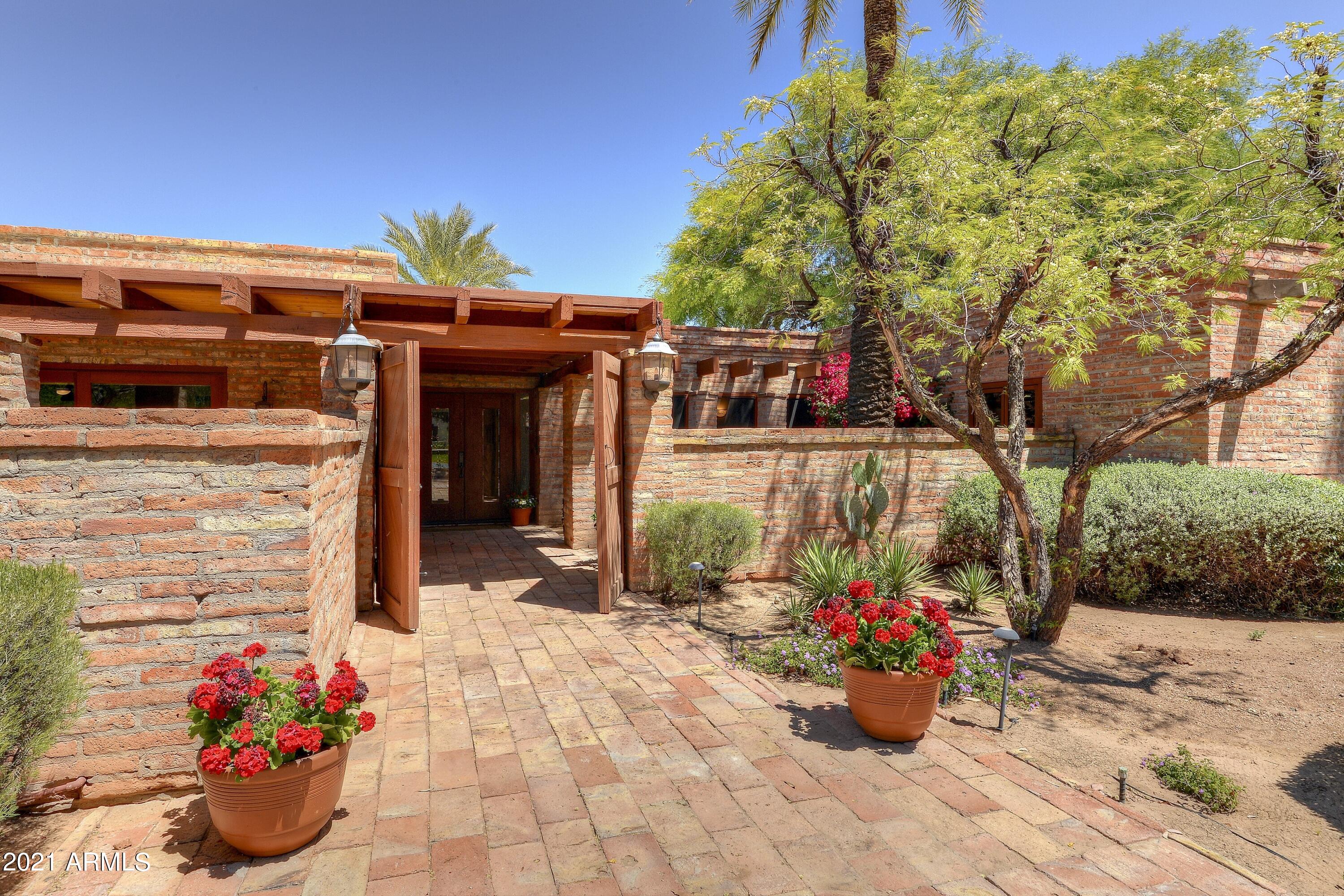 6342 East Maverick Road Paradise Valley, AZ 85253 - Photo 2 of 48 002_Courtyard Arrival