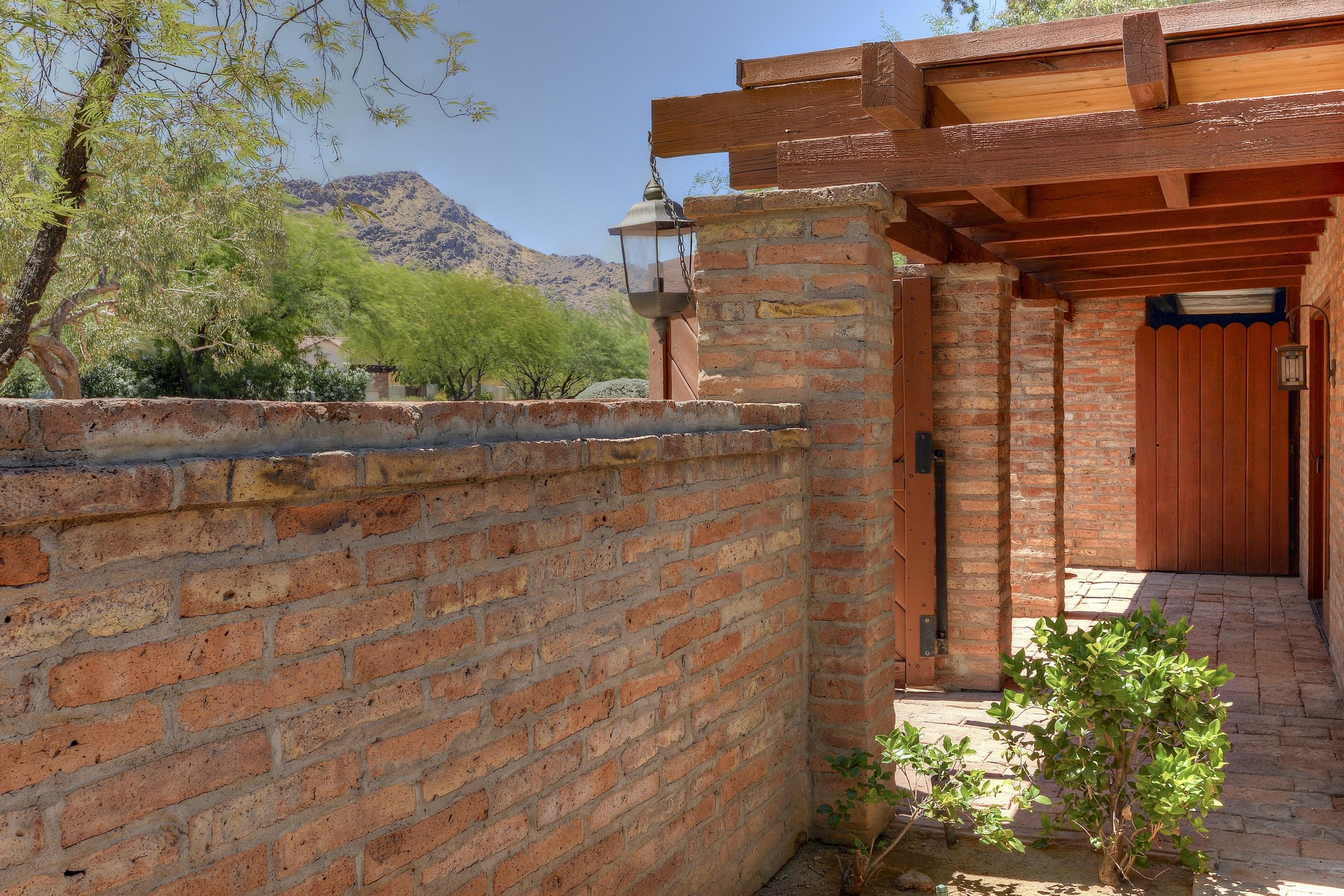 6342 East Maverick Road Paradise Valley, AZ 85253 - Photo 5 of 48 005_Adobe Charm