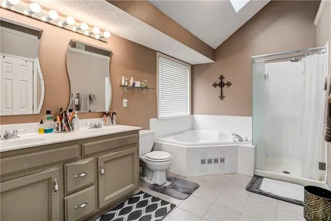 $365,000 | 1519 Bridlewood Lane, Raymore, MO 64083