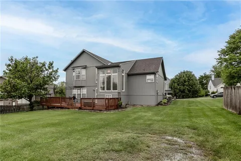$365,000 | 1519 Bridlewood Lane, Raymore, MO 64083