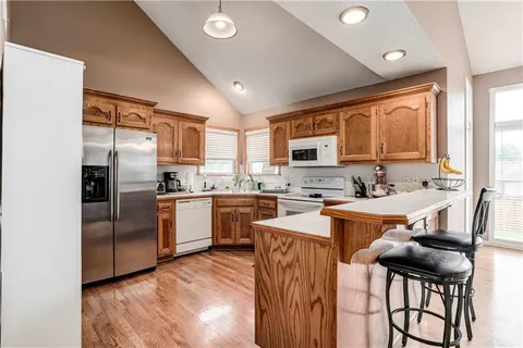 $365,000 | 1519 Bridlewood Lane, Raymore, MO 64083