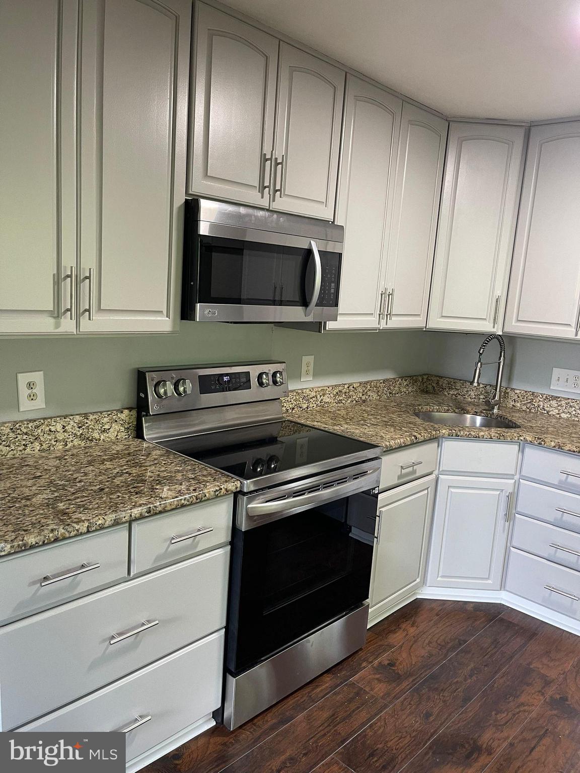 610 West Nettle Tree Road Sterling, VA 20164 - Photo 16 of 37 KITCHEN