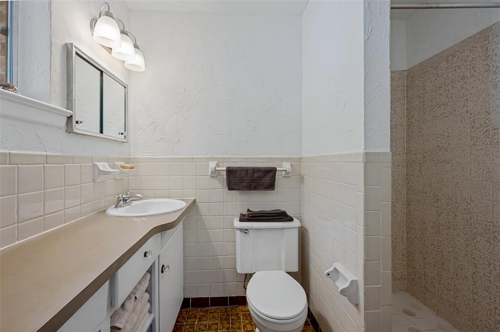 3525 Timberview Road Dallas, TX 75229 - Photo 21 of 31 Gallery Image 21