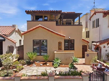 $1,599,000 | 118 Glendora Avenue, Long Beach, CA 90803
