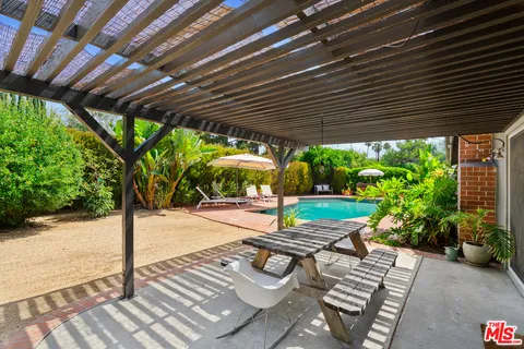 $1,650,000 | 22429 Bessemer Street, Woodland Hills, CA 91367