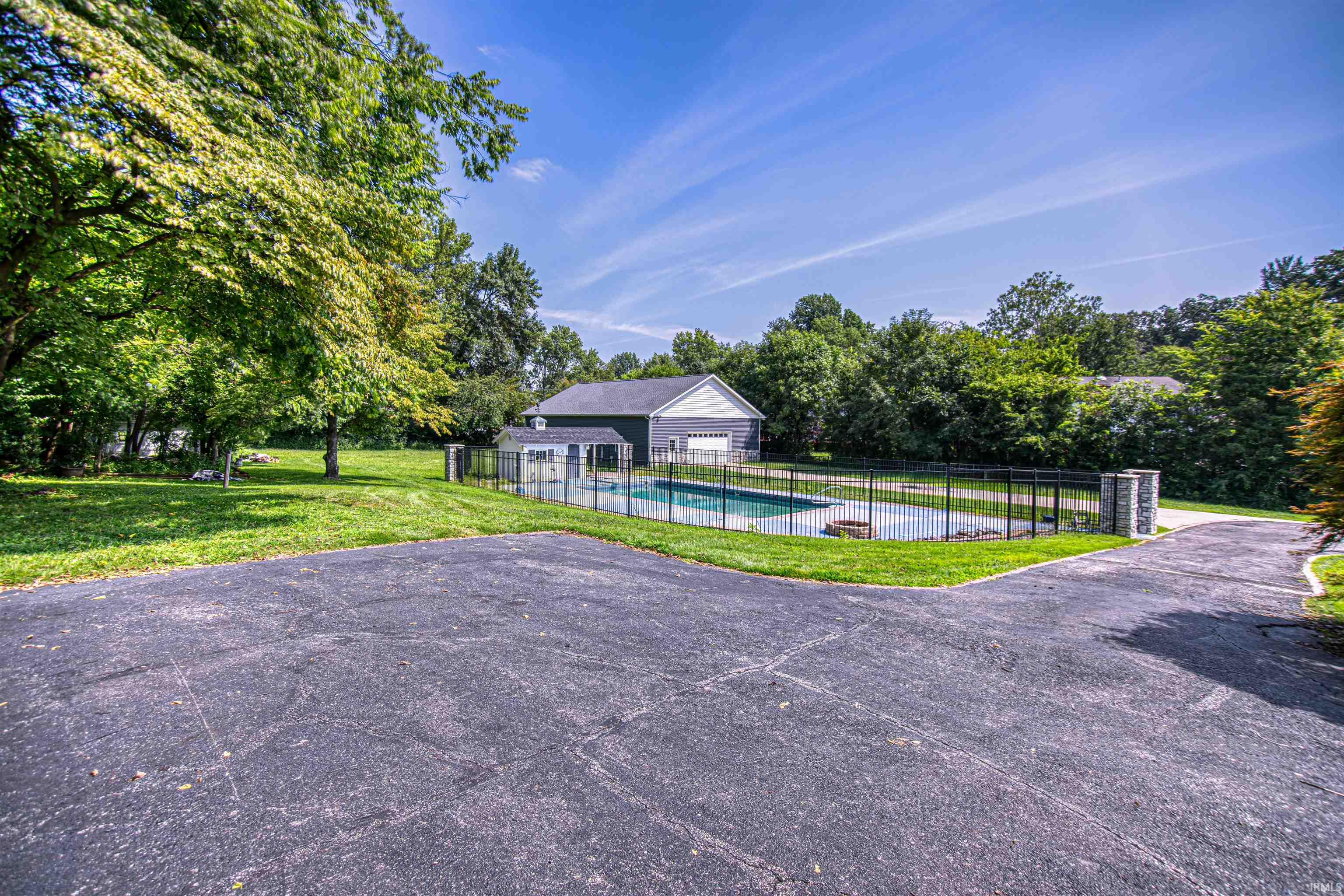 7006 Newburgh Road Evansville, IN 47715 - Photo 8 of 15 Gallery Image 8