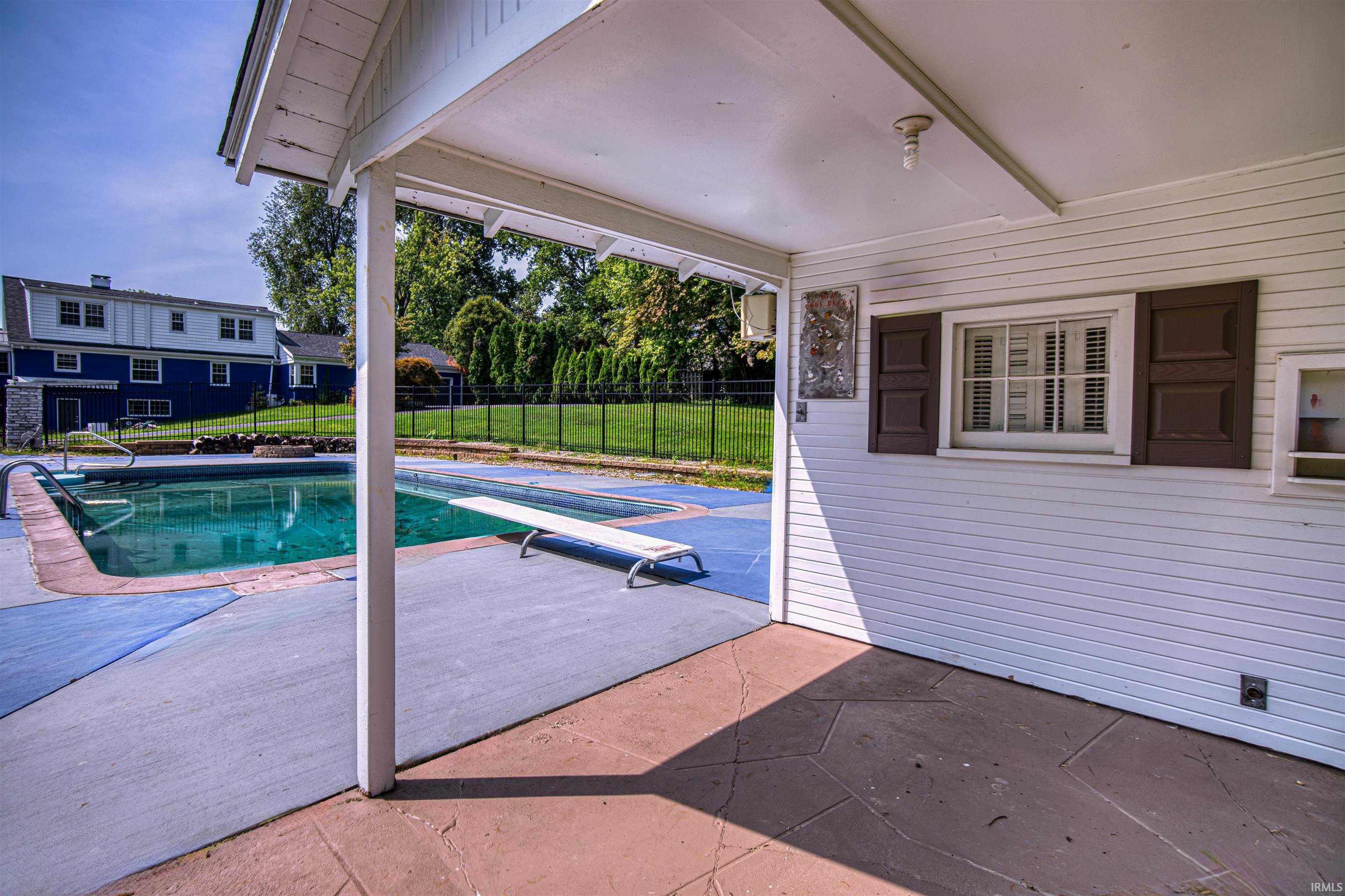7006 Newburgh Road Evansville, IN 47715 - Photo 10 of 15 Gallery Image 10