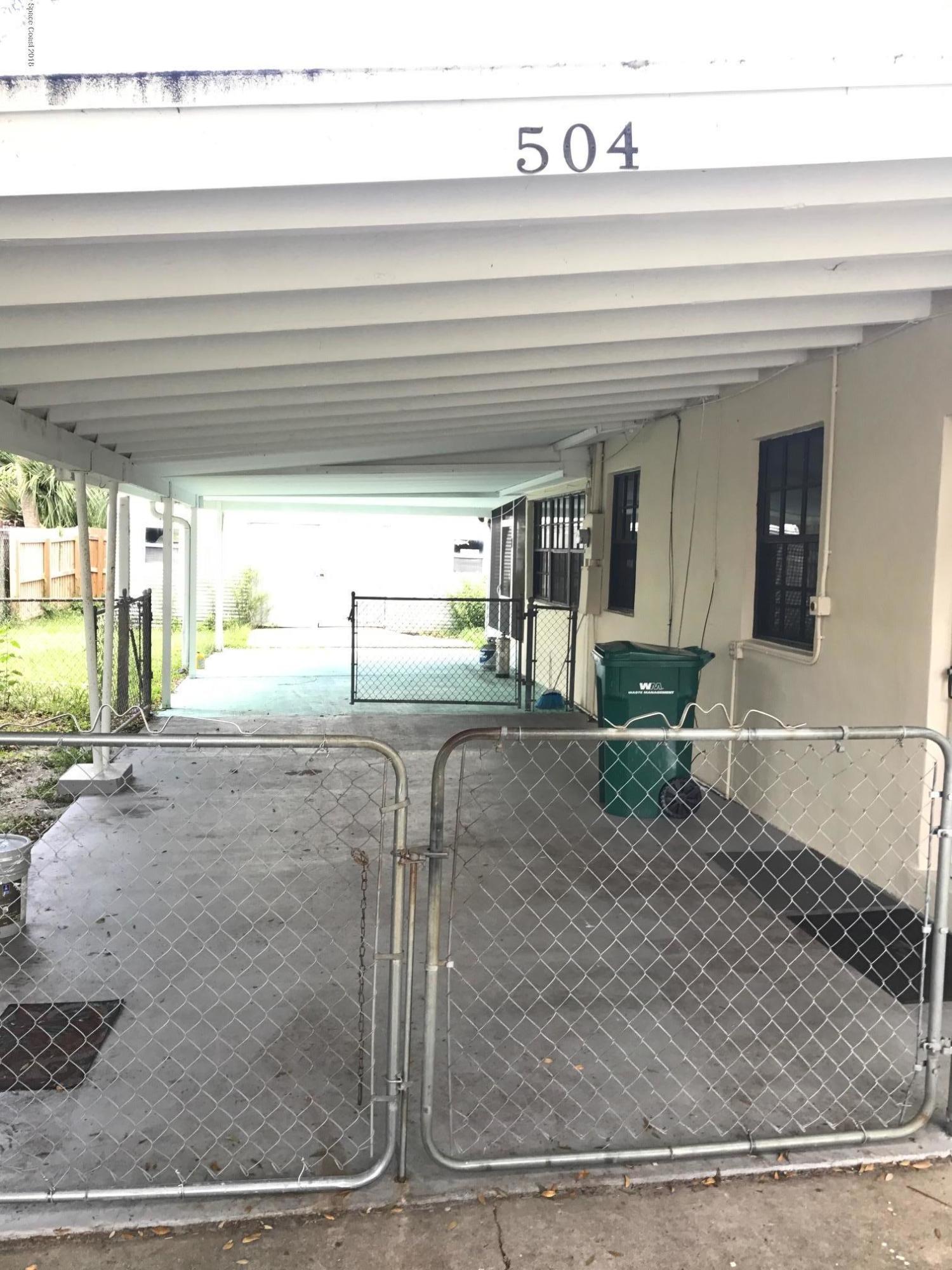 504 Cornell Avenue Melbourne, FL 32901 - Photo 8 of 10 a view of a living room