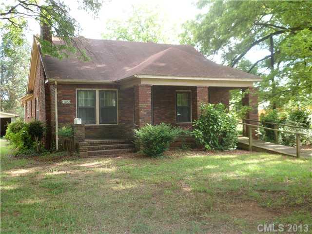 5913 Tuckaseegee Road Charlotte, NC 28208 - Photo 1 of 15