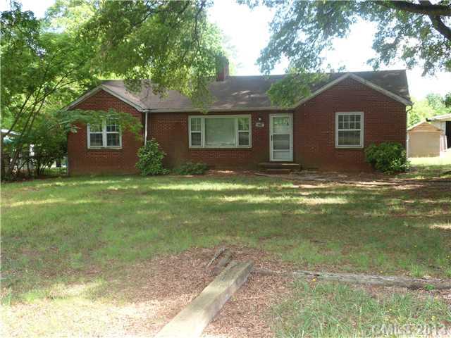5913 Tuckaseegee Road Charlotte, NC 28208 - Photo 3 of 15