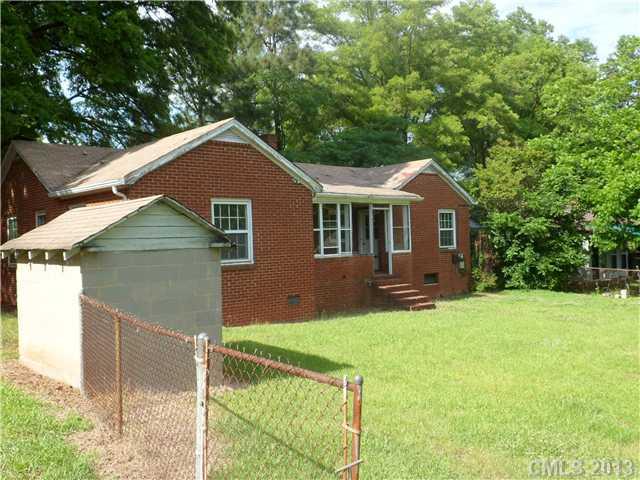 5913 Tuckaseegee Road Charlotte, NC 28208 - Photo 5 of 15