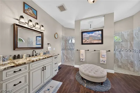 $1,200,000 | 1725 Southwest 52nd Terrace, Cape Coral, FL 33914