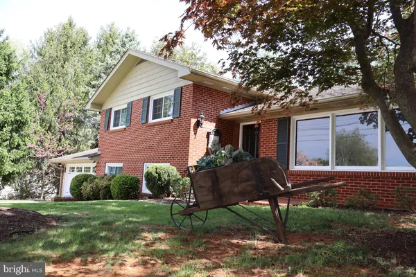 $429,999 | 328 Jamestown Road, Front Royal, VA 22630