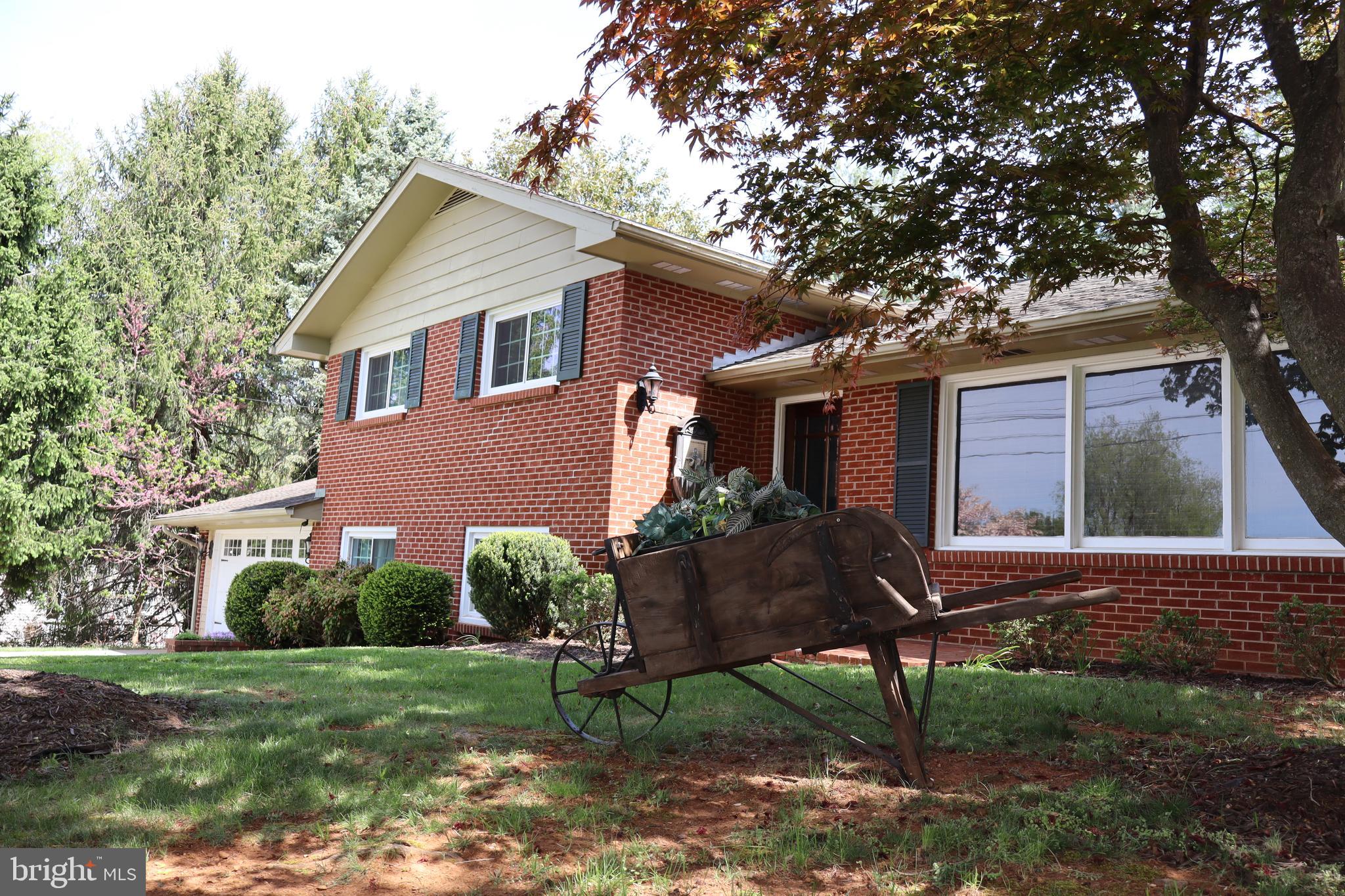328 Jamestown Road Front Royal, VA 22630 - Photo 3 of 45