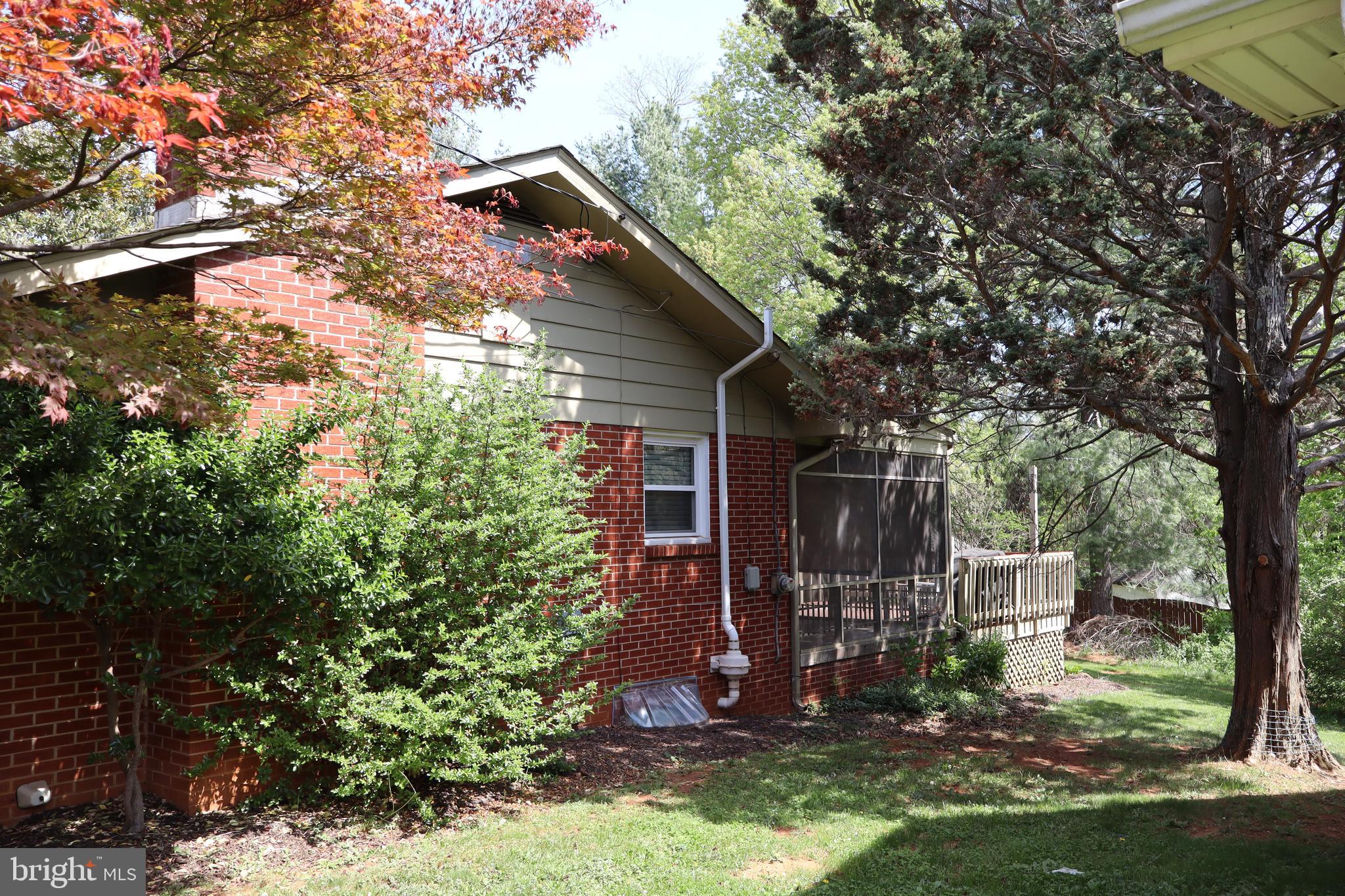 328 Jamestown Road Front Royal, VA 22630 - Photo 4 of 45