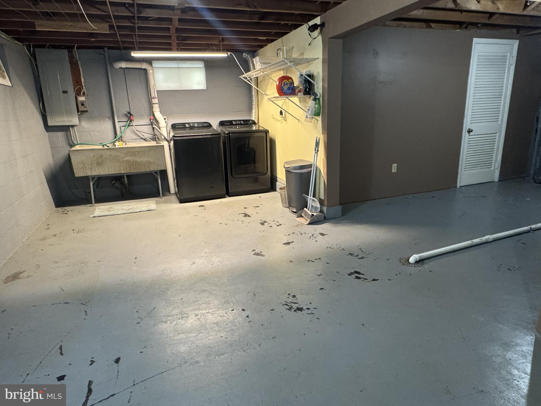 328 Jamestown Road Front Royal, VA 22630 - Photo 45 of 45 2nd lower level with laundry...4 level home!