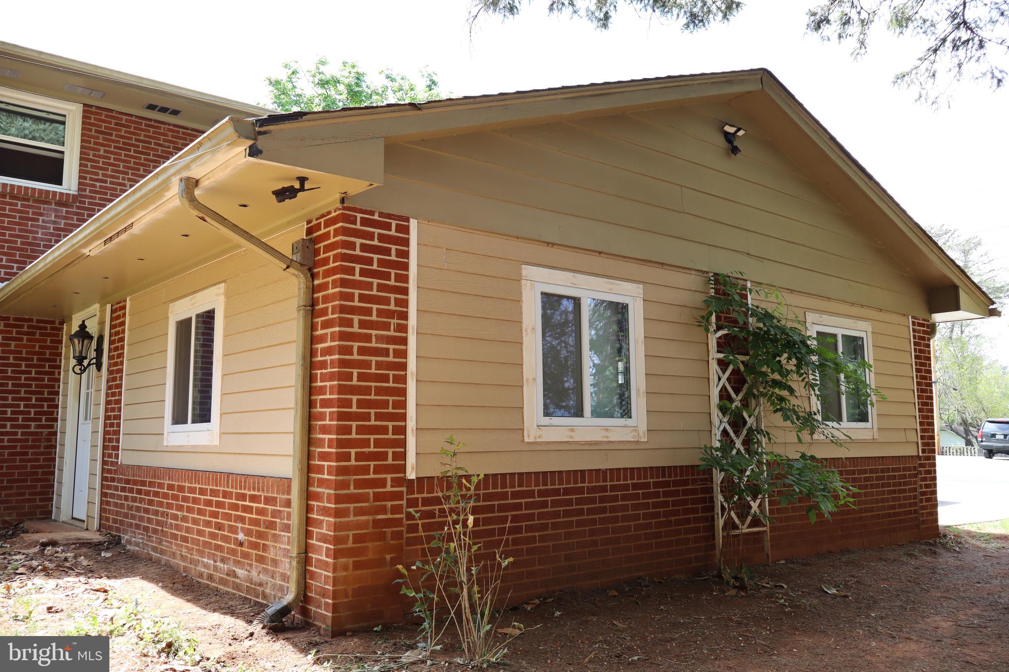 328 Jamestown Road Front Royal, VA 22630 - Photo 5 of 45