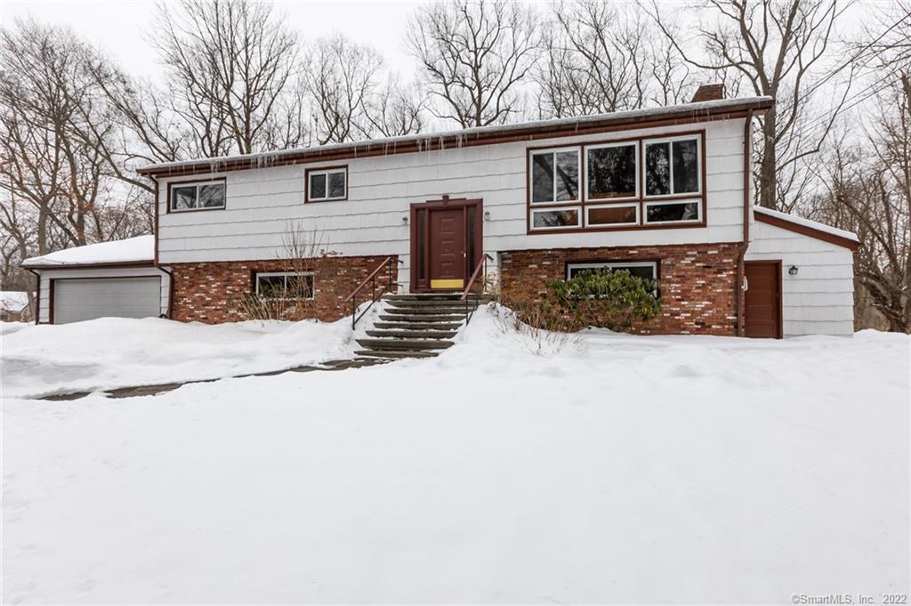 31 Charter Oak Court Ridgefield, CT 06877 - Photo 1 of 1
