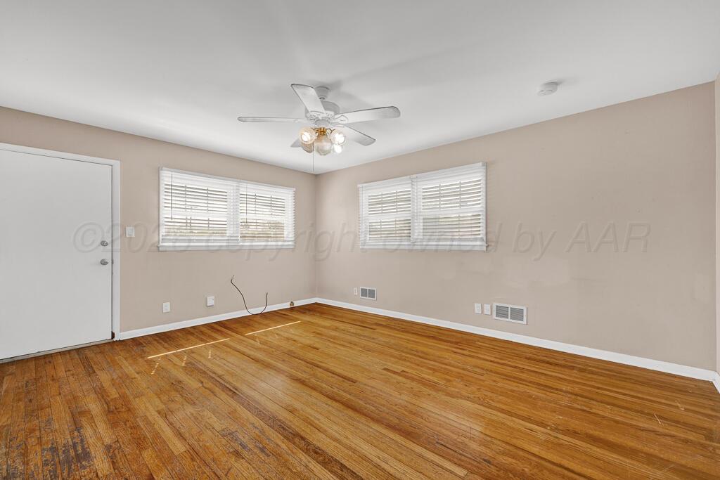 4717 South Rusk Street Amarillo, TX 79110 - Photo 3 of 30 Living Area