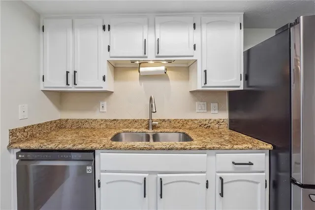 $1,800 | 4105 Canyon Point Circle, Roswell, GA 30076