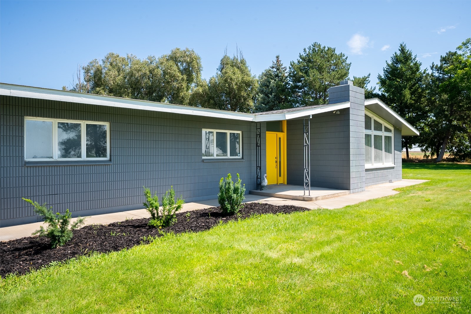 10050 Ne Road Moses Lake, WA 98837 - Photo 3 of 40 Gallery Image 3