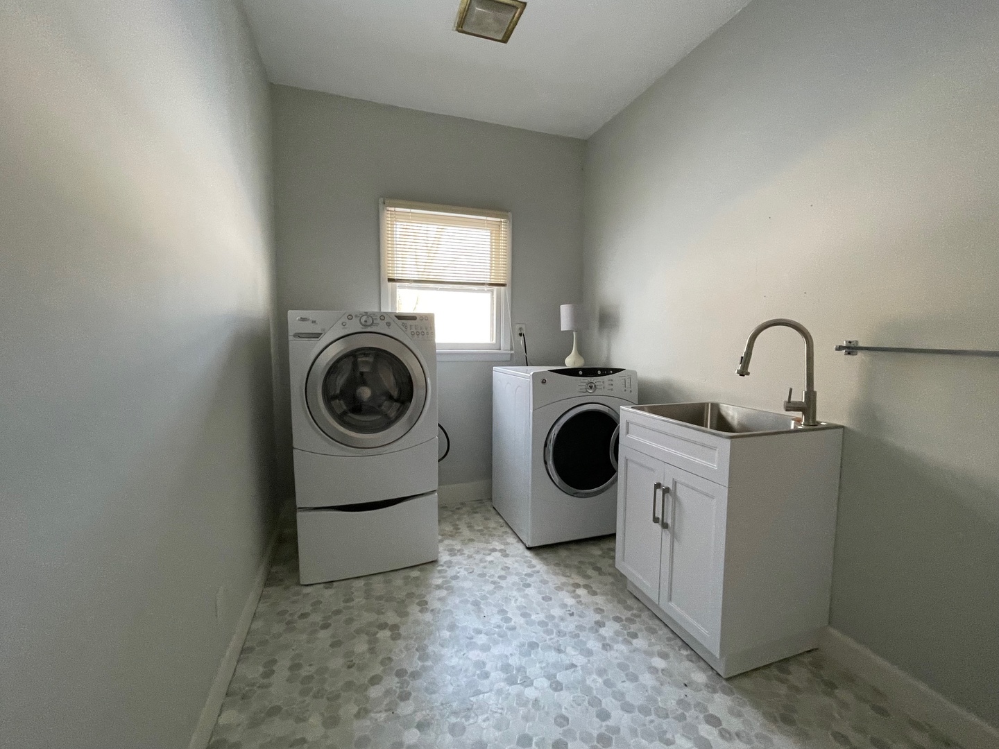 202 Witt Park Road Sidney, IL 61877 - Photo 10 of 49 a utility room with dryer and washer