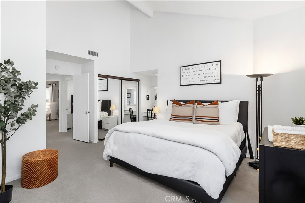 924 Hyde Court Costa Mesa, CA 92626 - Photo 14 of 25 Primary Angle 2