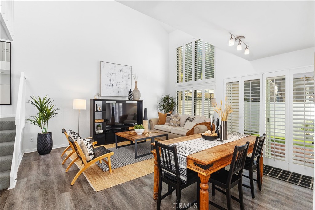 924 Hyde Court Costa Mesa, CA 92626 - Photo 4 of 25