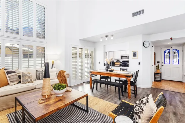 $839,000 | 924 Hyde Court, Costa Mesa, CA 92626