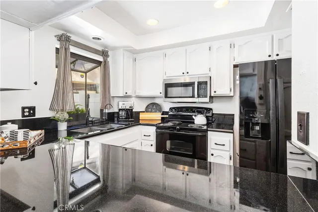 $839,000 | 924 Hyde Court, Costa Mesa, CA 92626