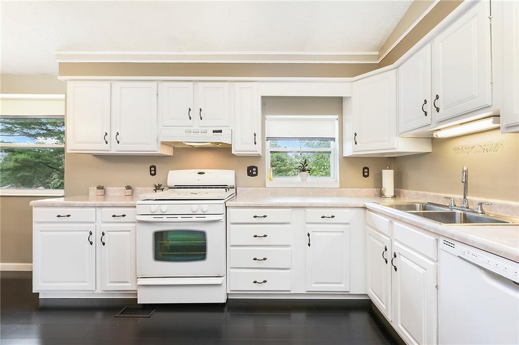 117 Summit Ridge Drive Bridgeville, PA 15017 - Photo 11 of 25 Gallery Image 11