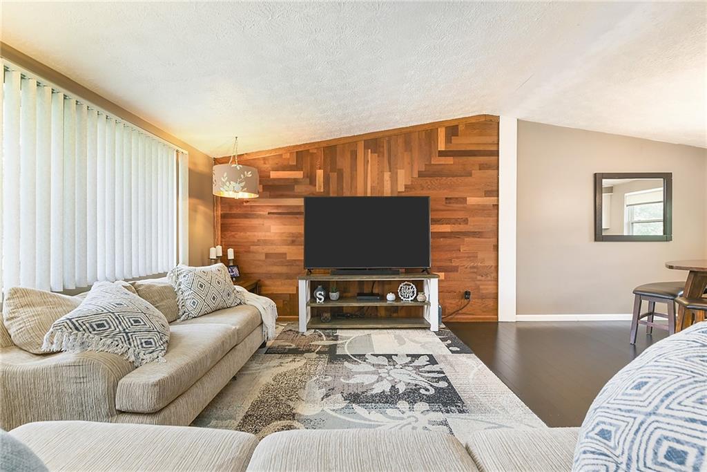 117 Summit Ridge Drive Bridgeville, PA 15017 - Photo 4 of 25 Gallery Image 4