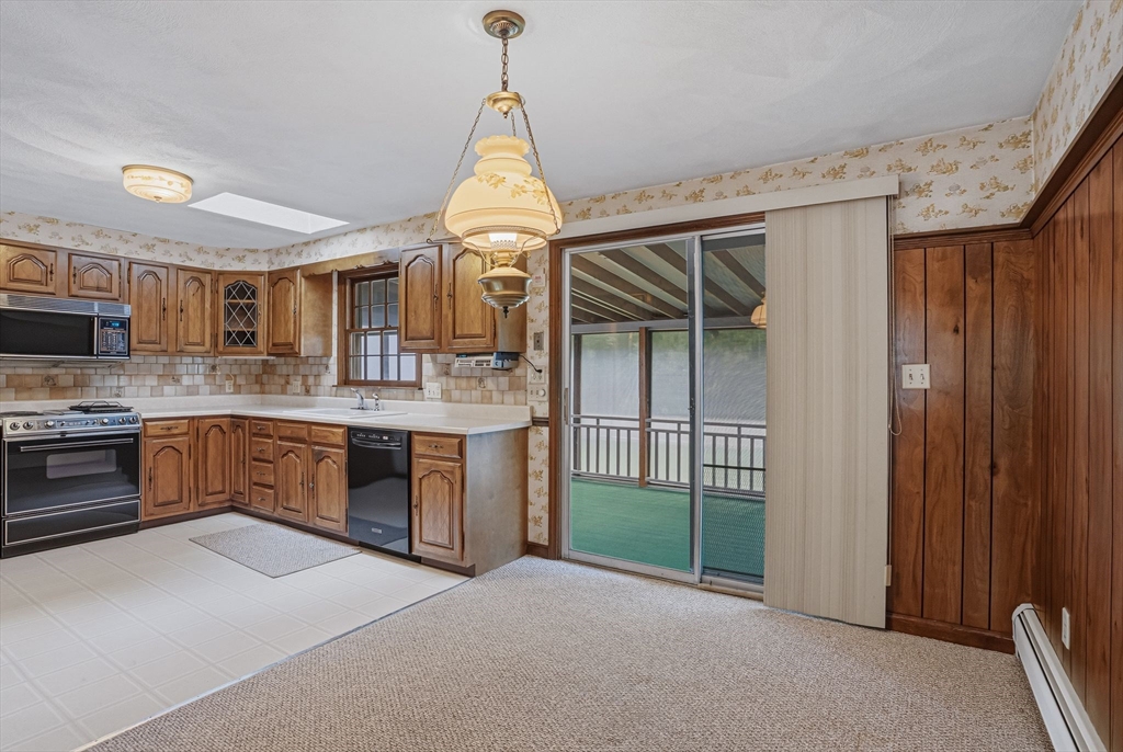 44 Tomlinson Road Attleboro, MA 02703 - Photo 11 of 35