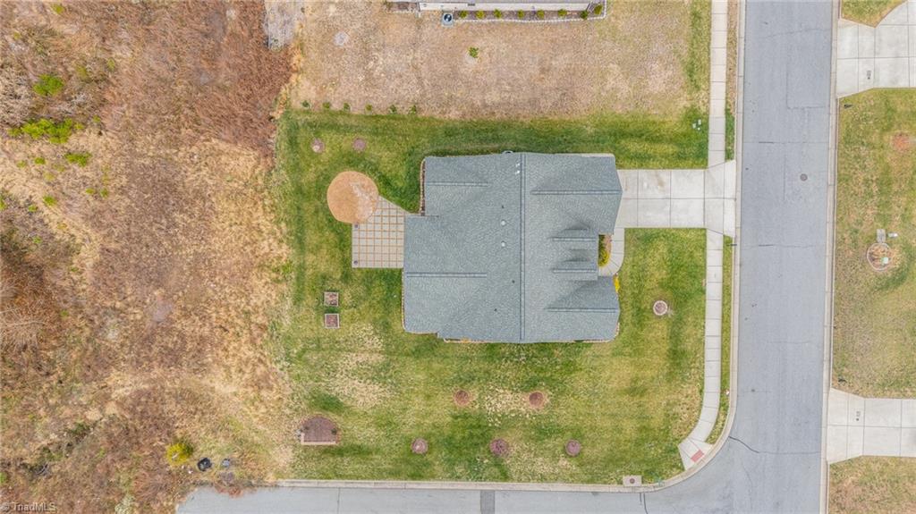 2827 Fallin Court High Point, NC 27262 - Photo 38 of 43 Gallery Image 38